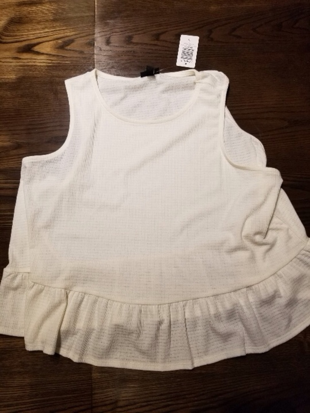 Torrid NWT textured knit White Peplum Sleeveless Knit  Tank Top - Picture 7 of 8